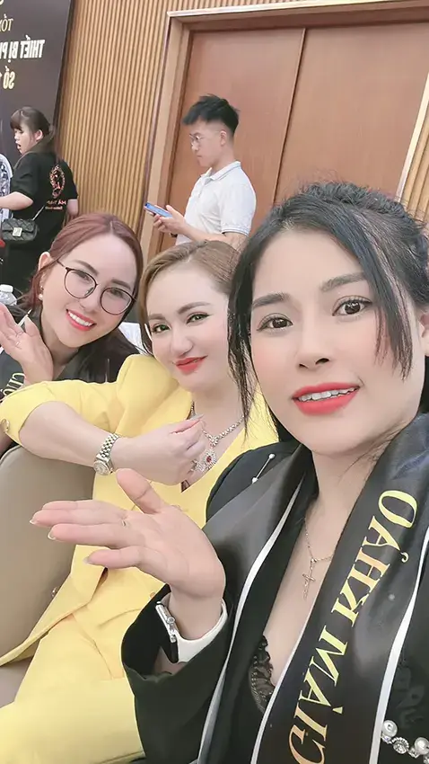 Vinh Danh Lãnh Đạo ISALI Tại Chương Trình Giao Lưu Tay Nghề Thẩm Mỹ Quốc Gia 1