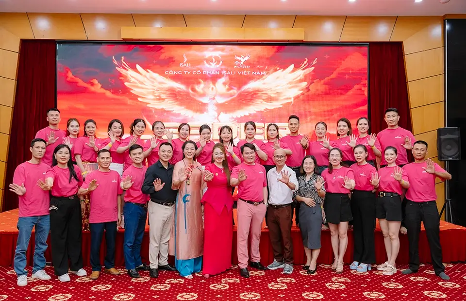 Giáo Trình Kinh Doanh Cùng ISALI: Quy Trình 15 Ngày Ra Đơn 4 Ban lãnh đạo ISALI trước giờ G sư kiện Cỉa Vận Spa