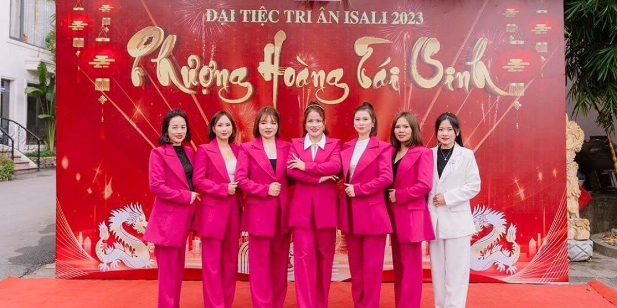 GĐKD Phạm Trang và Đồng Đội tại Đại tiệ Tri Ân ISALI 2023