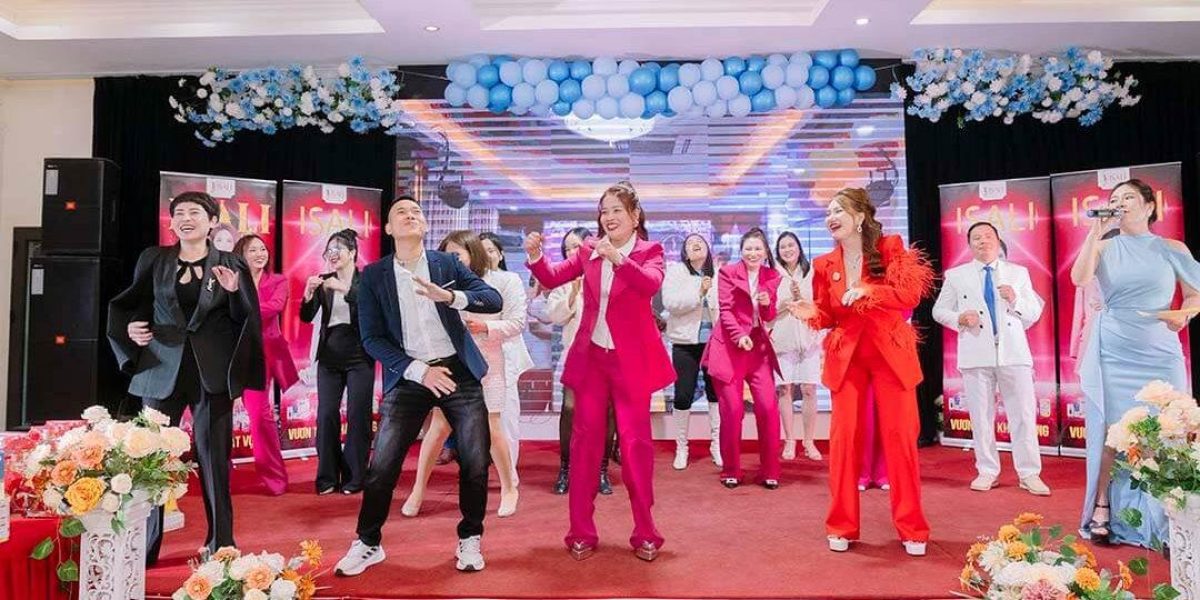 GĐKD Triệu Ngát cùng đồng đội vui hết mình tại sự kiện ISALI