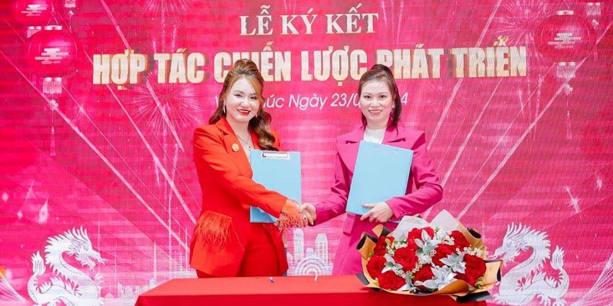 ISALI ký hợp với GĐKD Triệu NGát tại Phượng Hoàng Tái Sinh
